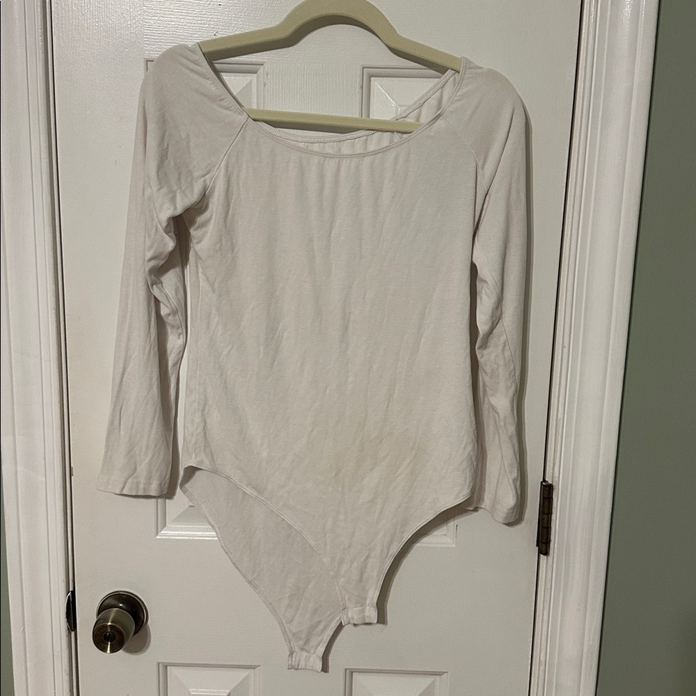 6 Large Women’s Bodysuits. Black, Navy and White - Picture 12 of 12